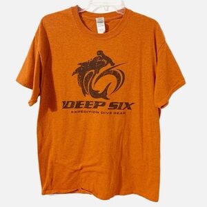 Gildan Heavy Cotton Tear Away Short Sleeve Tee Shirt with Deep Six Graphic Logo